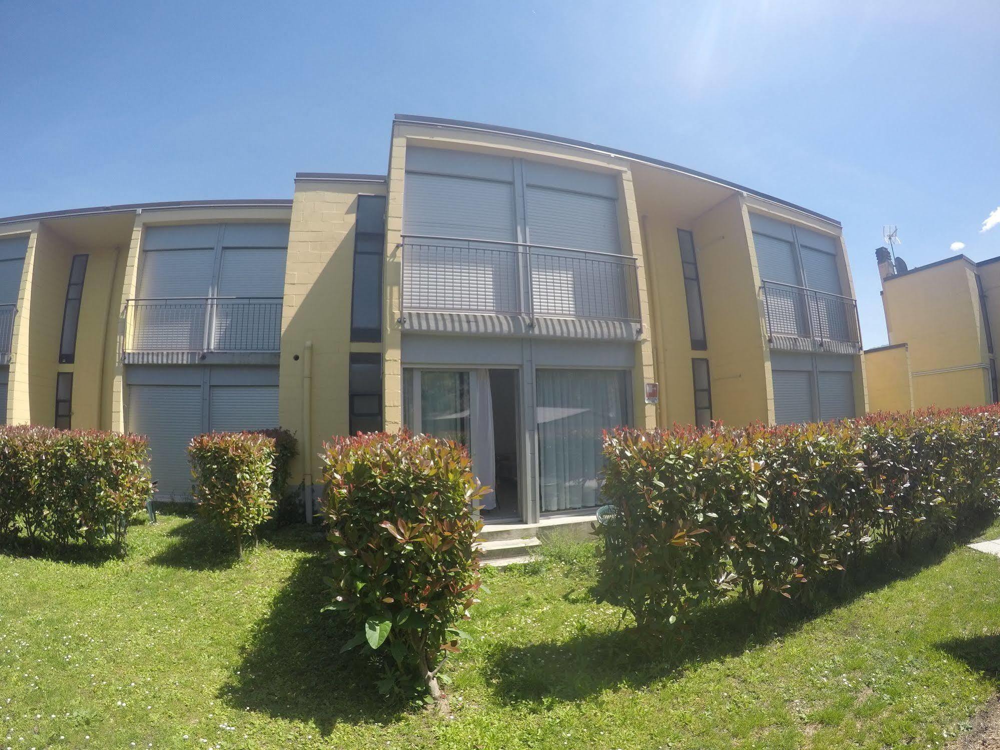 Camping Villaggio Paradiso โดมาโซ ภายนอก รูปภาพ
