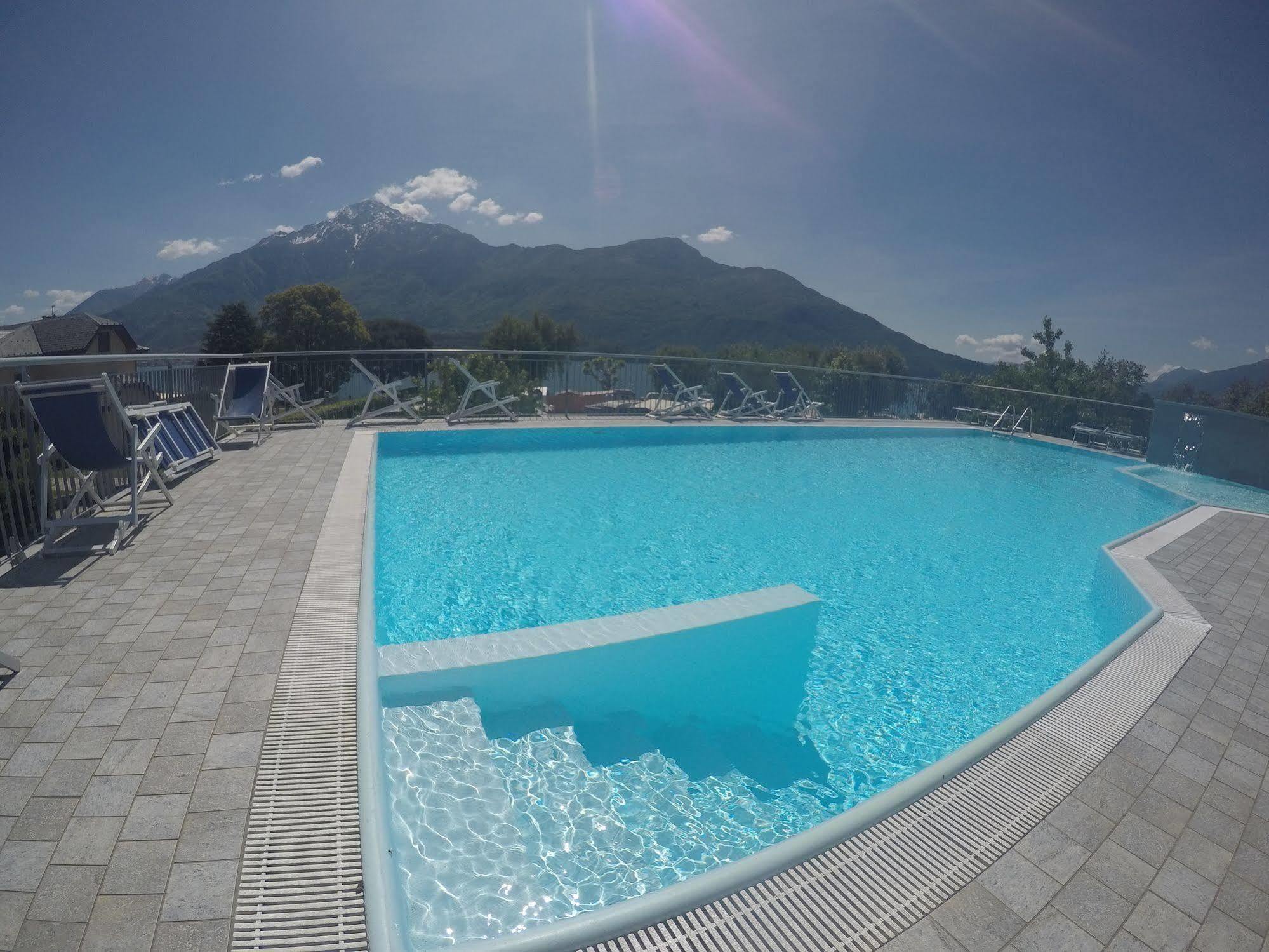 Camping Villaggio Paradiso โดมาโซ ภายนอก รูปภาพ